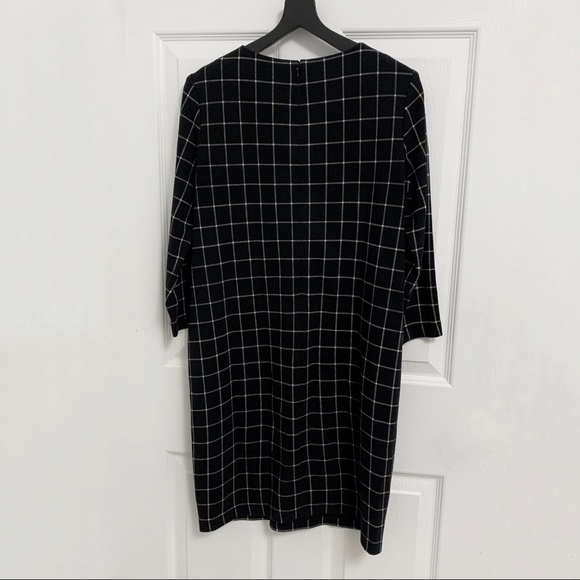 Uniqlo Grid Dress - Picture 2 of 3